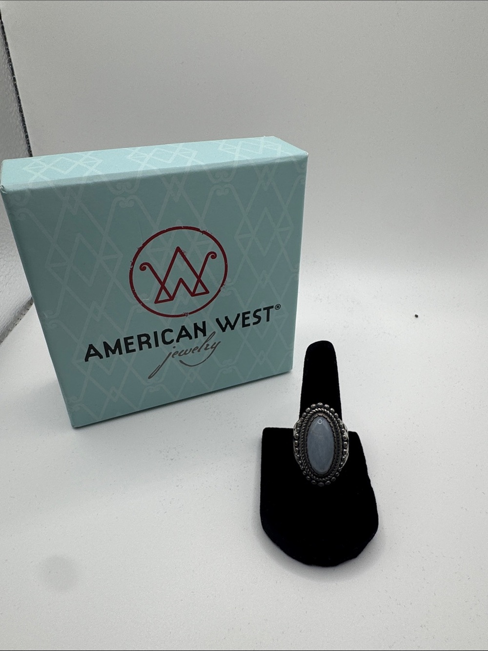 American West Silver-Tone Gray-Blue Oval Beaded Ring